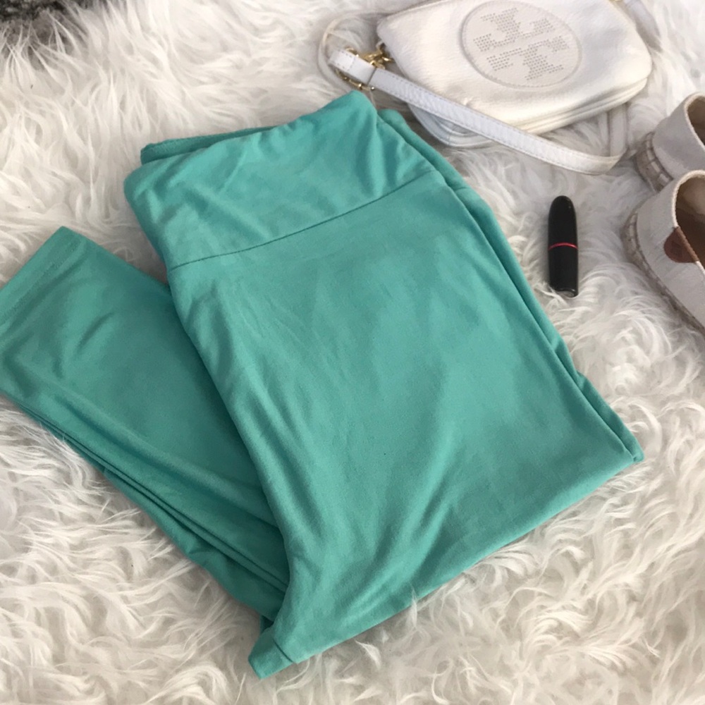 Solid color leggings